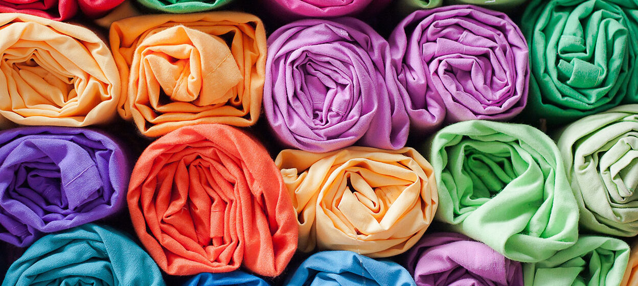 Best Fabric for Yoga Pants (Cotton vs. Spandex vs. Polyester) - Buyonorder.com